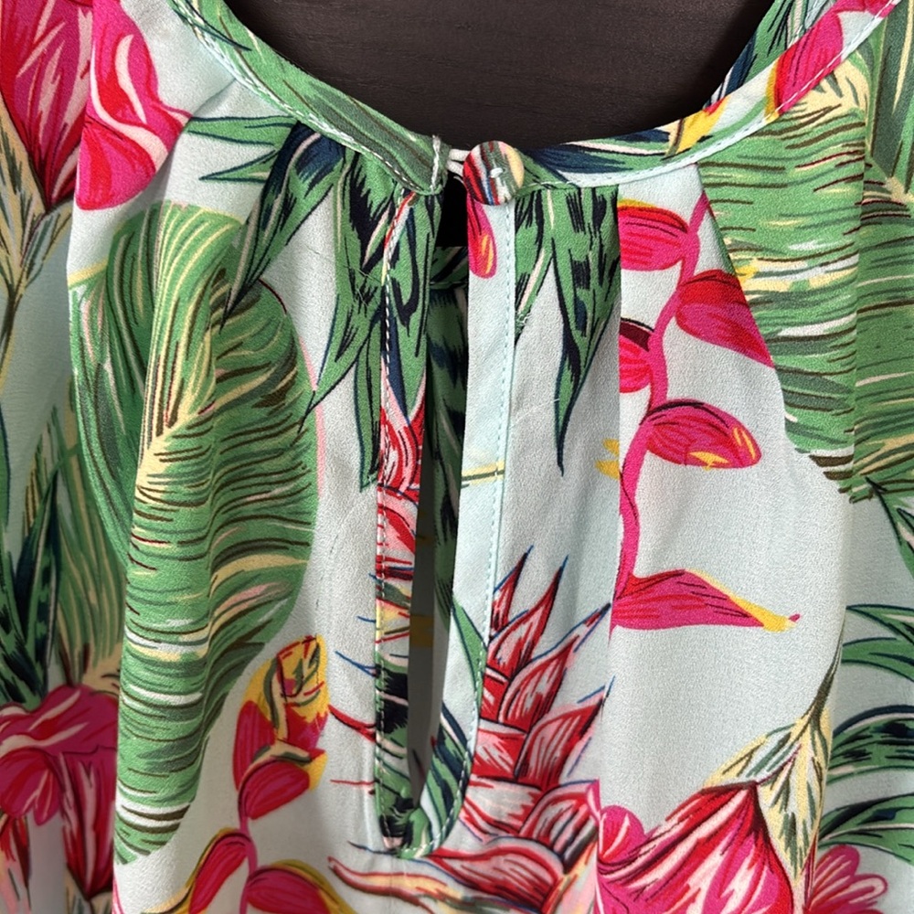 NWOT - Cupcake & Cashmere Floral Tropical PrintTop - Picture 3 of 10